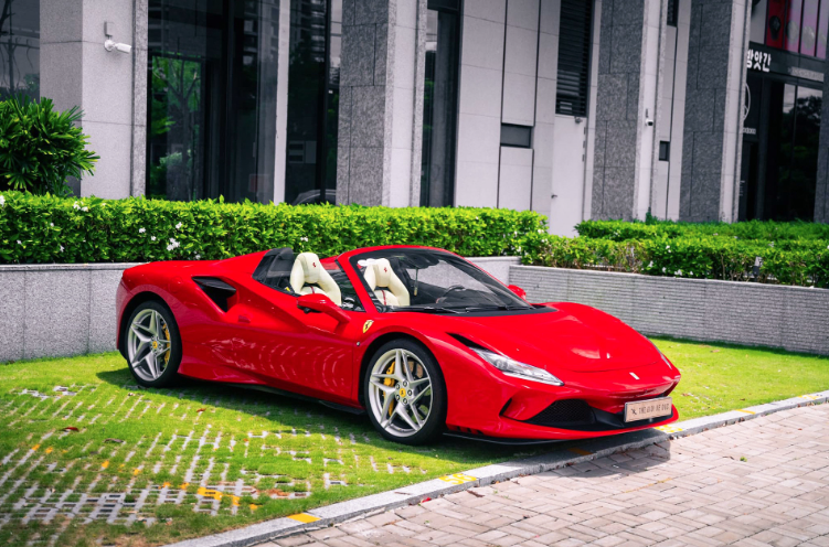 Đi hơn 1 năm, đại gia Sài Gòn bán siêu xe Ferrari F8 Spider lỗ trên 4 tỷ đồng