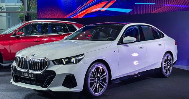 Cận cảnh BMW 5-Series mới tại Việt Nam, giá gần 2,6 tỷ đồng