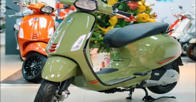 Giá Vespa Sprint S 150 tháng 6/2025, ưu đãi khủng đến 8 triệu đồng