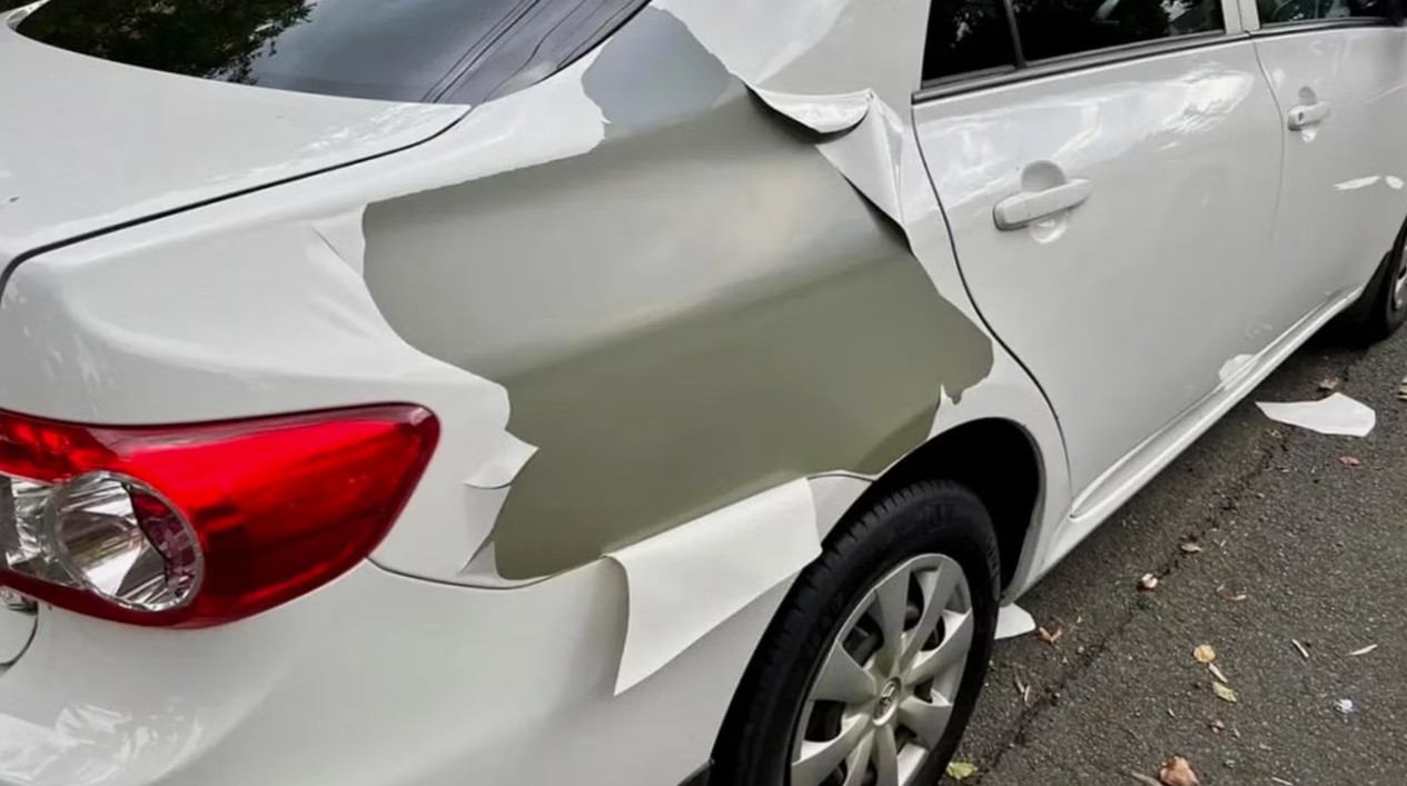 Chủ xe Corolla khởi kiện Toyota vì lỗi bong tróc sơn dưới nắng