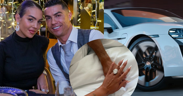 Ronaldo vừa cầu hôn Georgina bằng nhẫn kim cương gần 130 tỷ lại gây choáng khi tặng nàng siêu xe, đồng hồ xa xỉ