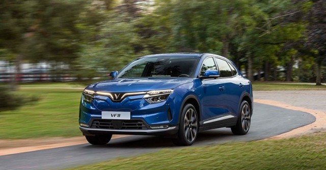 Giá xe VinFast VF 8 mới nhất tháng 9/2025, lăn bánh 0% phí trước bạ