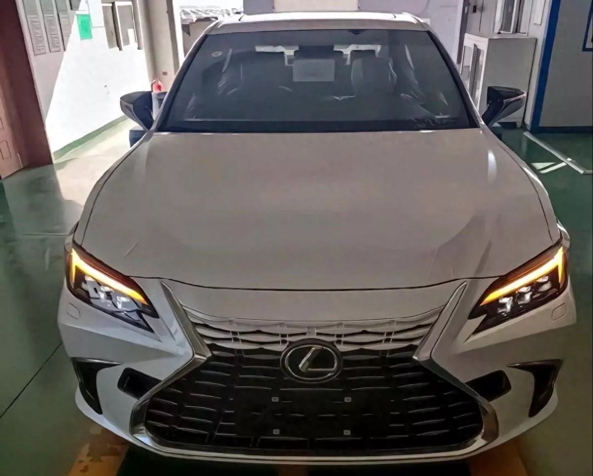 Lexus ES 2026 lộ diện thế hệ thứ 7: nội thất nâng cấp, bên ngoài tinh chỉnh