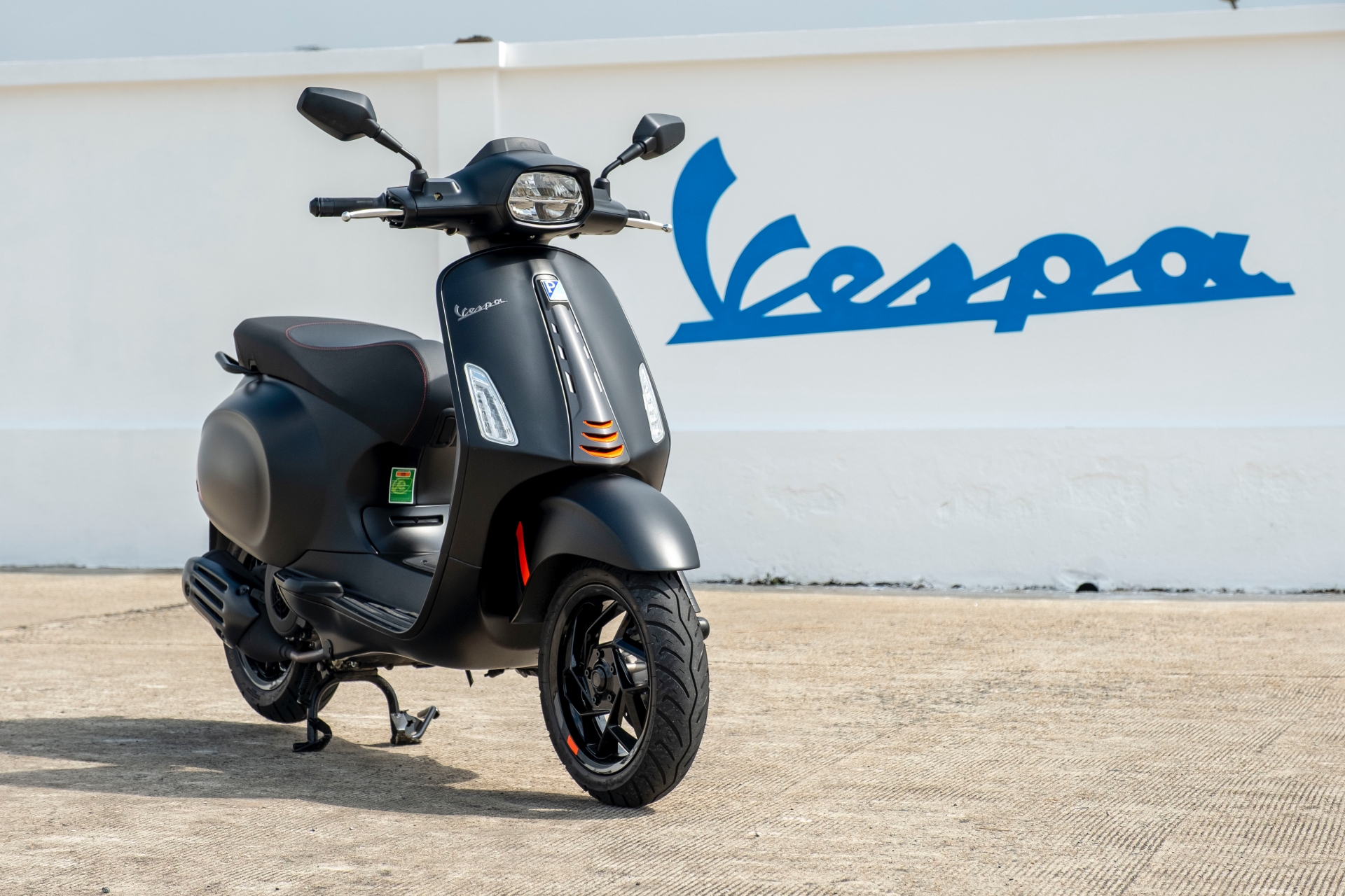 Vespa Primavera & Sprint 2025 trình làng tại Việt Nam, giá từ 80 triệu đồng