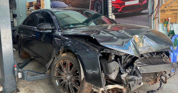 Bán Audi A8L bị tai nạn vỡ toàn bộ đầu xe với giá 380 triệu đồng, cộng đồng mạng vào trả giá: 