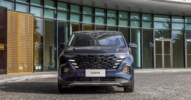 Giá xe Hyundai Custin mới nhất tháng 6/2025