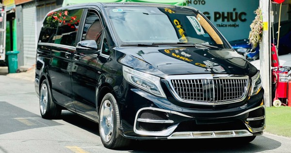 Rao Mercedes-Benz V-Class giá 1,2 tỷ đồng, người bán cho biết riêng tiền độ đã gần 1 tỷ với TV, két sắt, tủ lạnh, ghế 