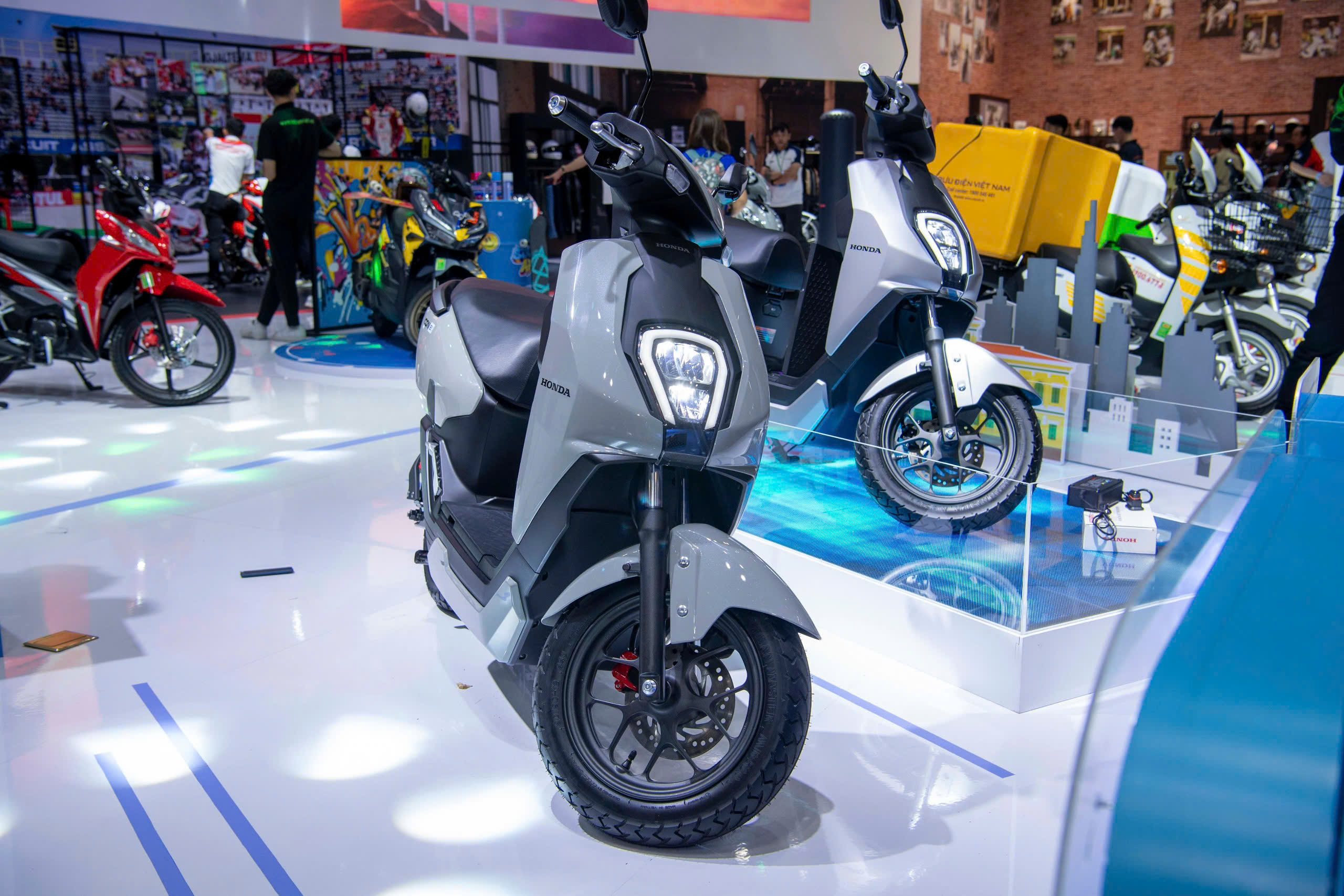 Honda Việt Nam tung ưu đãi hấp dẫn cho khách mua xe máy dịp hè 2025