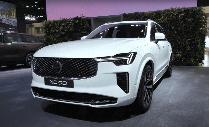 Volvo triệu hồi gần 454.000 xe do lỗi camera lùi