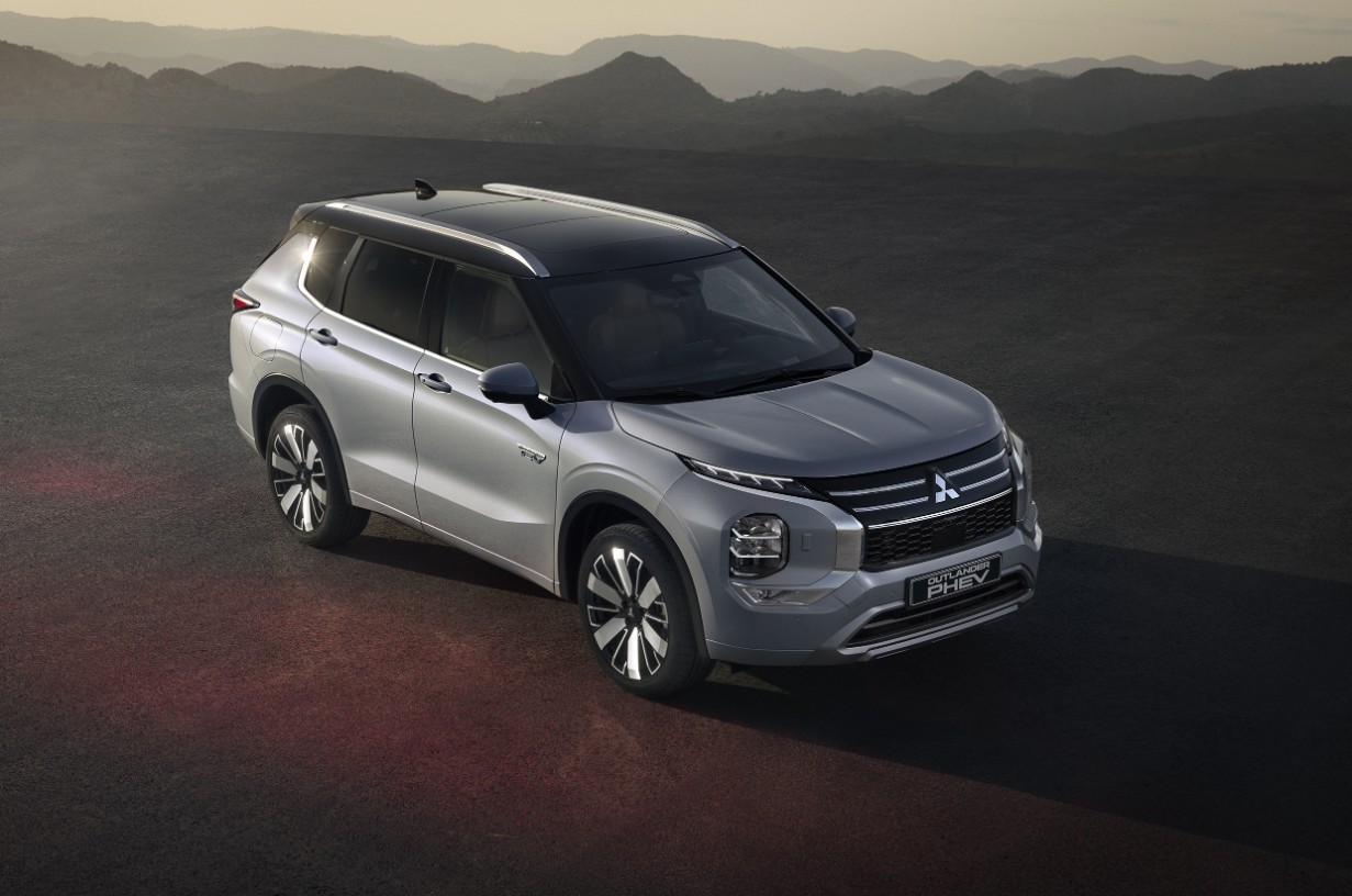 Từ phiên bản 2026, Mitsubishi Outlander sẽ chỉ có bản hybrid
