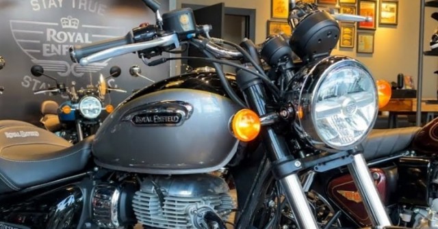 Xe côn tay 350cc ra mắt giá 50 triệu đồng có ABS 2 kênh "vượt mặt" Winner X, Exciter