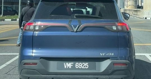 VinFast VF e34 chạy thử ở Malaysia: Ngày ra mắt không còn xa, giá quy đổi dự kiến thấp hơn Việt Nam