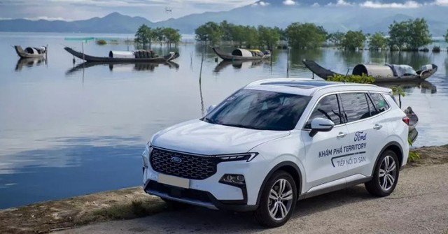 Giá xe Ford Territory tháng 5/2025, hỗ trợ 100% lệ phí trước bạ