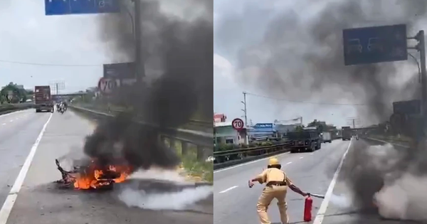 Xe máy điện bốc cháy ngùn ngụt trên quốc lộ