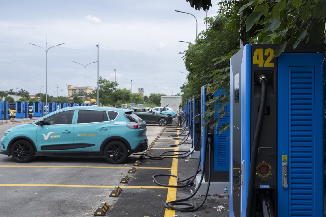 Hà Nội yêu cầu địa phương rà soát quỹ đất lắp đặt trạm sạc xe điện