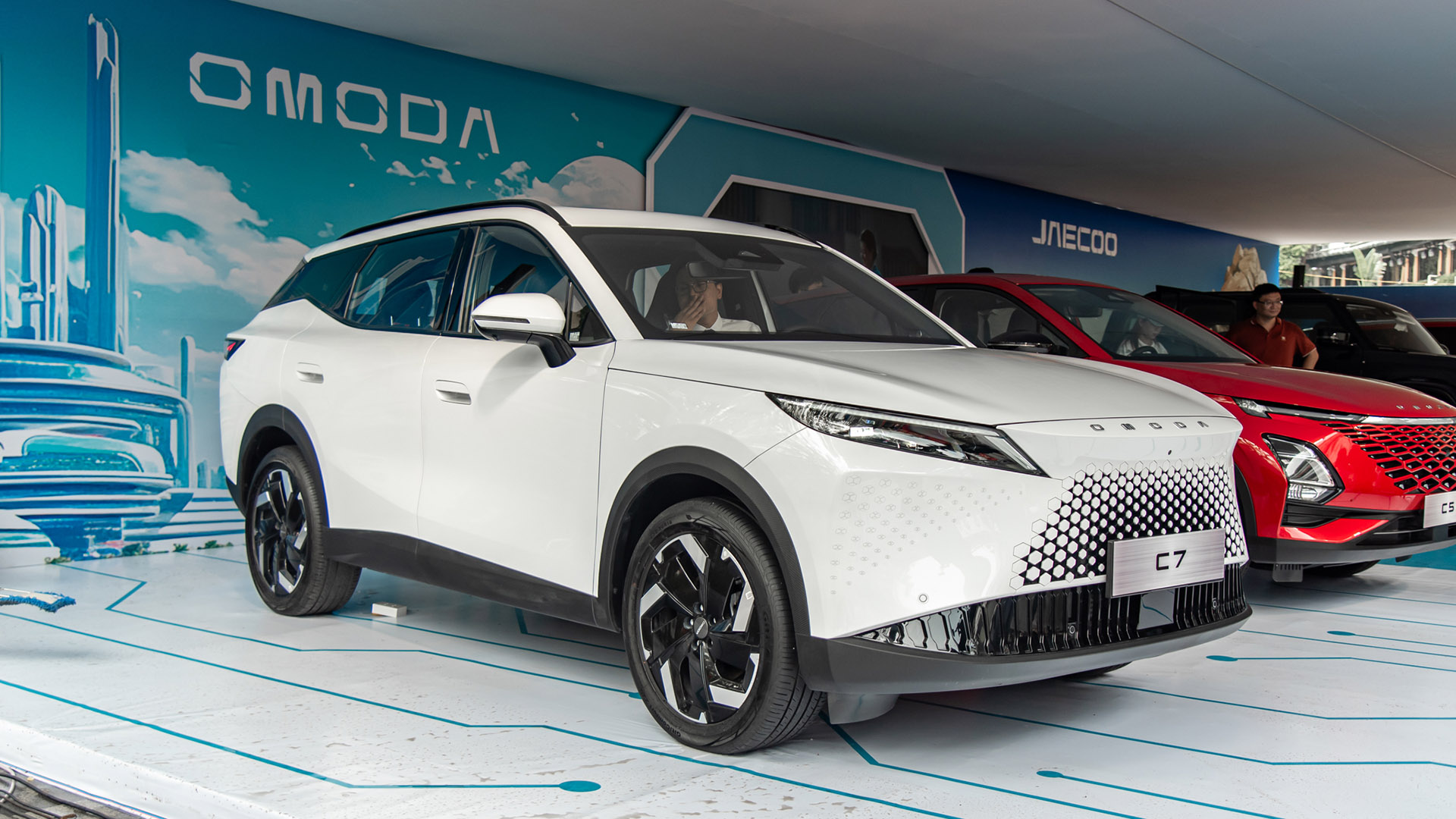 Omoda C7 và Jaecoo J6: Hai “tân binh” hứa hẹn khuấy đảo thị trường SUV Việt Nam