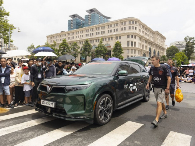 Bật mí công ty đứng sau dàn xe điện VinFast đưa đón KOL quốc tế tại Gumball 3000