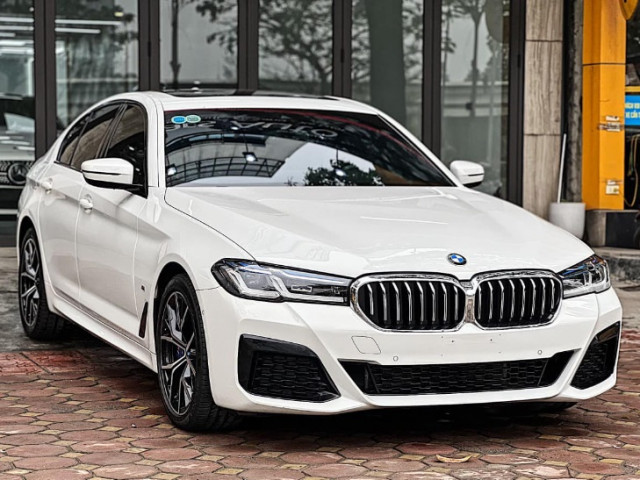 BMW 530i M Sport VIN 2022 nhập Đức được đại lý ưu đãi hơn 300 triệu đồng