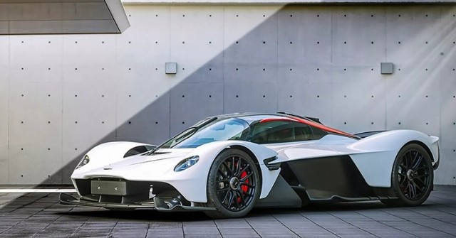 Siêu phẩm triệu USD Aston Martin Valkyrie lên sàn đấu giá