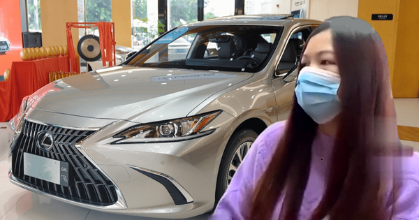 Người phụ nữ bỏ 1,4 tỷ mua xe Lexus, vừa về nhà đã không khởi động được, đại lý không chịu bồi thường còn đòi tháo hết ra kiểm tra: Do cô đã nhầm