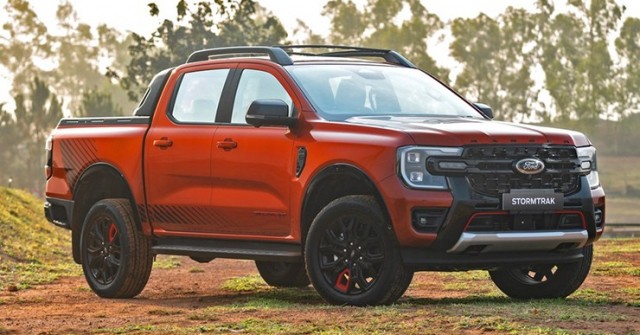 Giá xe Ford Ranger lăn bánh kèm ưu đãi tháng 5/2024, thêm bản mới Stormtrak