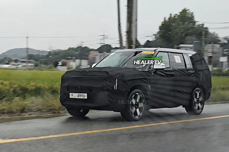 Hyundai Santa Fe 2027 facelift lộ diện trên đường thử: Thay đổi mạnh mẽ về thiết kế và hộp số