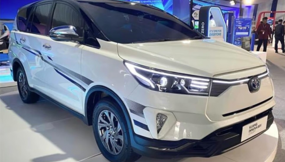 Toyota Innova EV Concept ra mắt: Hứa hẹn tăng nhiệt cho cuộc đua MPV điện cùng Limo Green