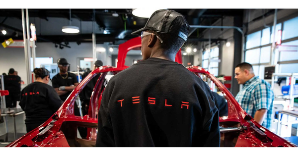 ĐẮNG: Làm việc 12 tiếng/ngày, ngủ trong ô tô và tắm tại nhà máy để tiết kiệm thời gian, giám sát sản xuất của Tesla vẫn bị sa thải sau 5 năm ‘đổ mồ hôi, sôi nước mắt’
