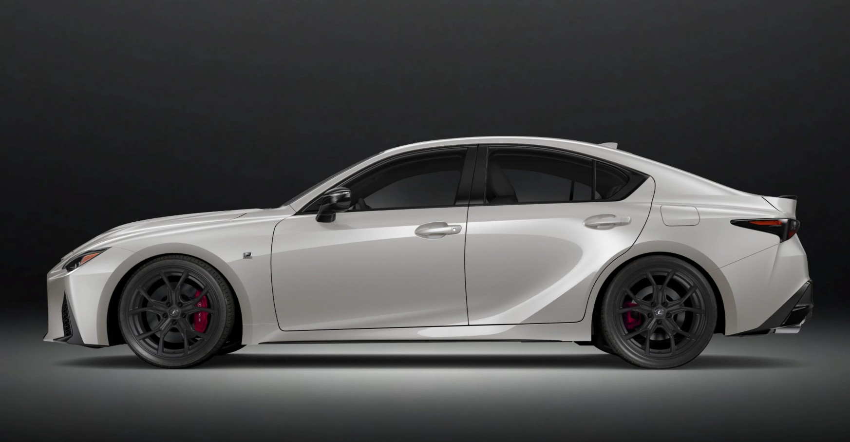 Lexus IS 500 Ultimate Edition 2025 ra mắt: Siêu phẩm V8 giới hạn chỉ 500 chiếc