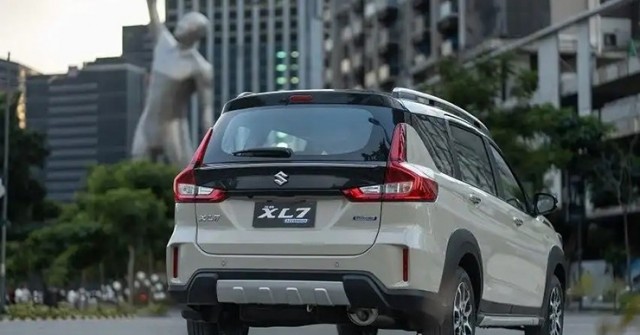 Giá xe Suzuki XL7 tháng 6/2025, hỗ trợ 100% phí trước bạ