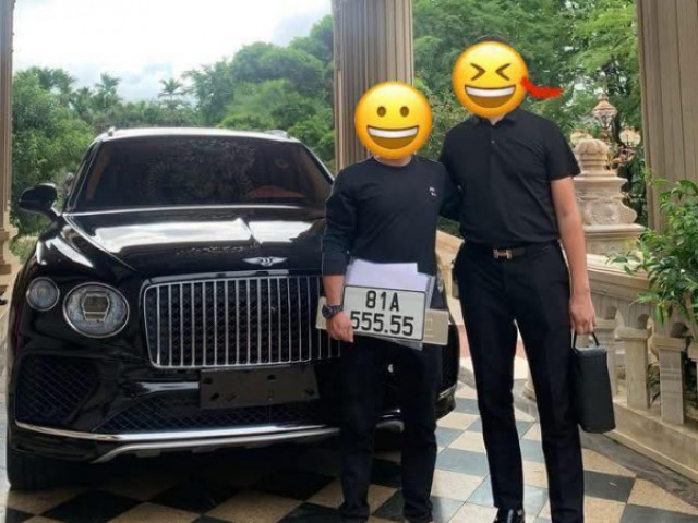 Bentley Bentayga EWB Azure 24 tỷ đồng được đeo biển ngũ quý 5