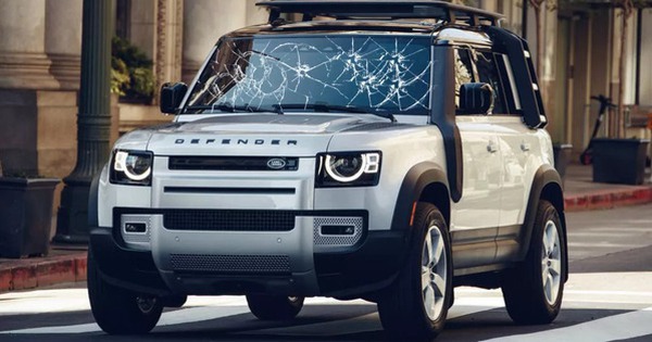 Chủ xe Land Rover Defender tố kính lái kém chất lượng, 4 năm thay 5 lần, tốn hàng trăm triệu đồng