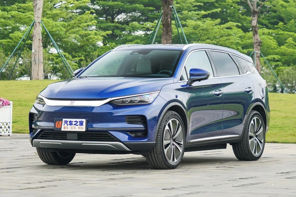 BYD Tang mở bán tại Việt Nam dù gây tranh cãi về tên gọi, giá 1,569 tỷ đồng