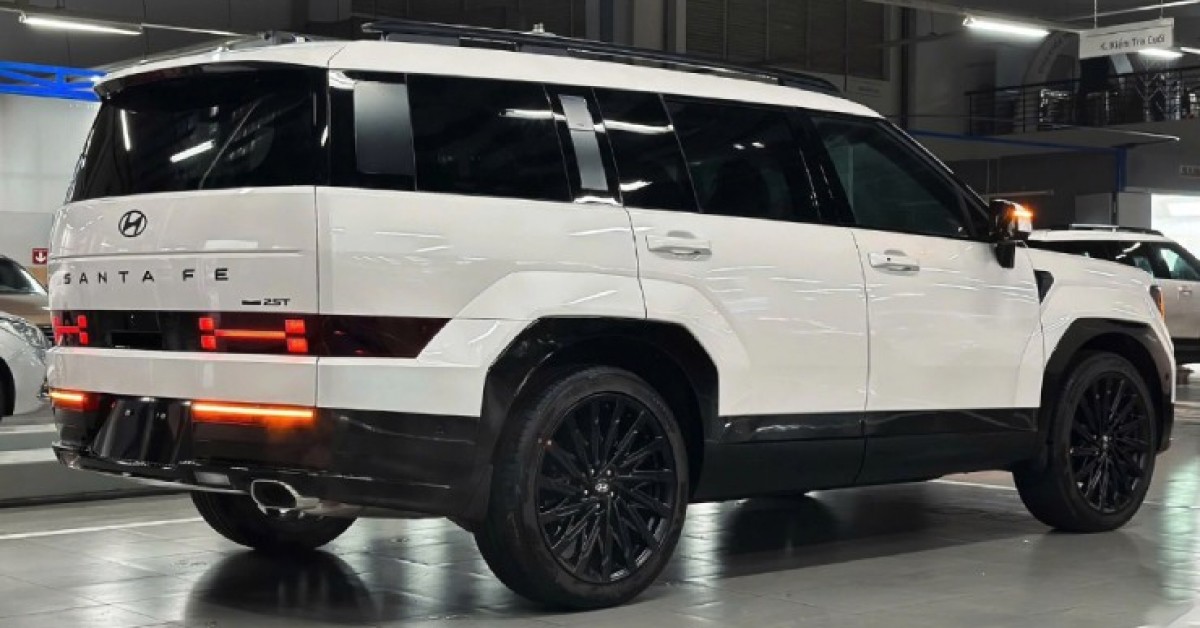 Santa Fe: Chiếc SUV bị "già hóa" nhanh nhất trên mạng xã hội Việt Nam?