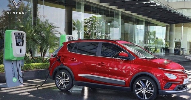 Giá xe điện VinFast VF e34 niêm yết và lăn bánh tháng 6/2025