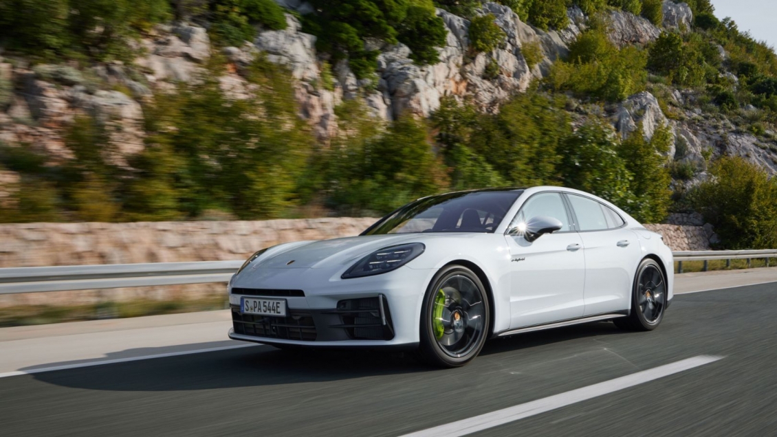 Porsche đạt doanh số gần 156.000 xe trong nửa đầu năm 2024