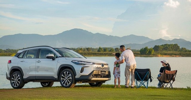 Giá xe Toyota Corolla Cross mới nhất tháng 8/2025