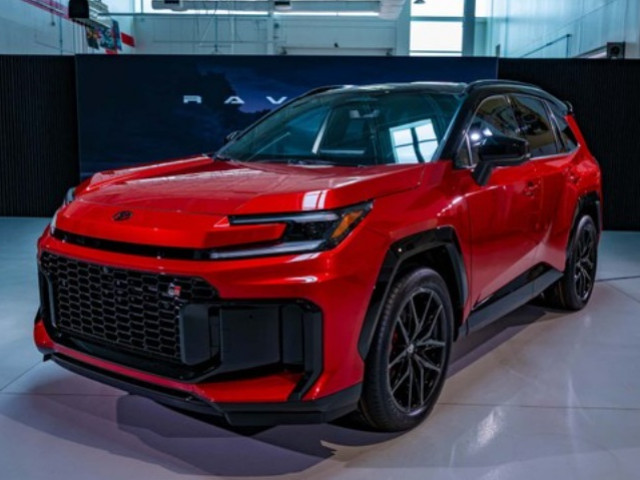 Cận cảnh Toyota RAV4 GR Sport: Chiếc SUV phá vỡ mọi khuôn mẫu