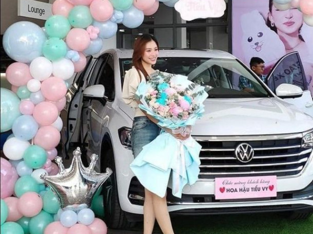 Hoa hậu Tiểu Vy chi tiền tỷ tậu Volkswagen Viloran ở tuổi 23