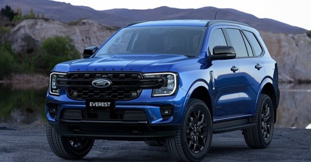 Giá xe Ford Everest niêm yết và lăn bánh tháng 6/2025