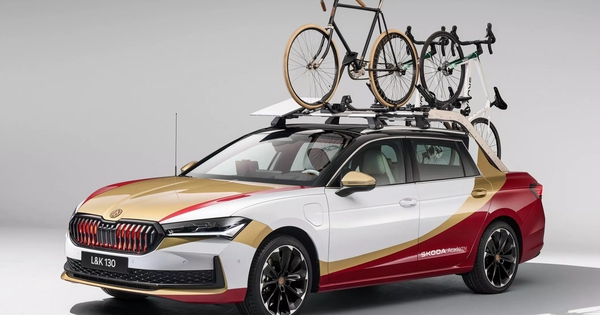 Chiếc Skoda này trông rất sedan nhưng thực chất là bán tải: Mạnh hơn 200hp, thùng kéo dài ra được, chở vài chiếc xe đạp cùng lúc