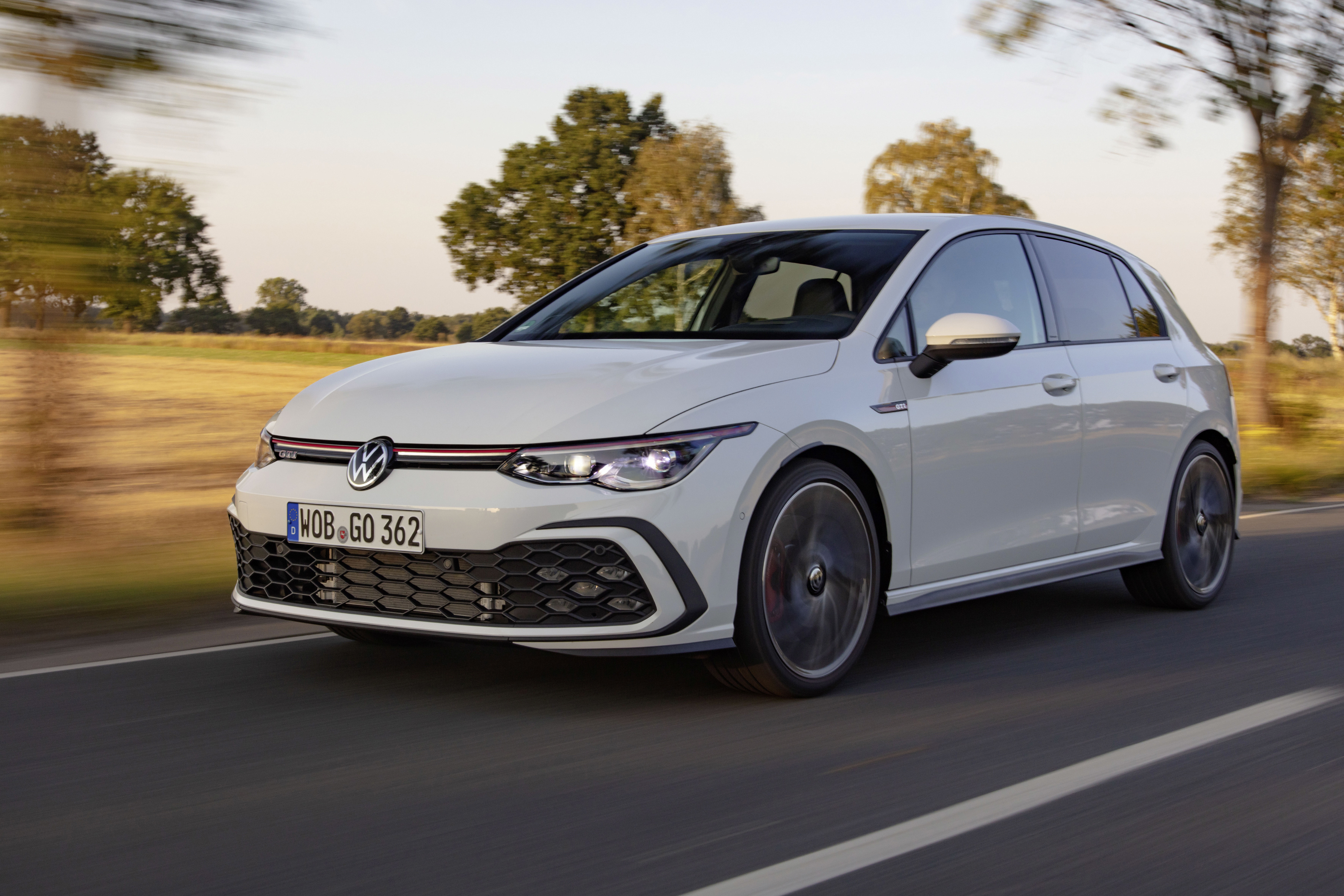 Volkswagen Việt Nam mở đặt hàng Golf, giá từ 798 triệu đồng