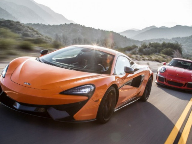 McLaren thận trọng với xe điện, ưu tiên động cơ V8 và hybrid