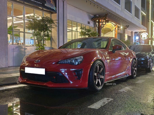 Toyota 86 lột xác ngoạn mục khi về tay đại gia Cường Đô la