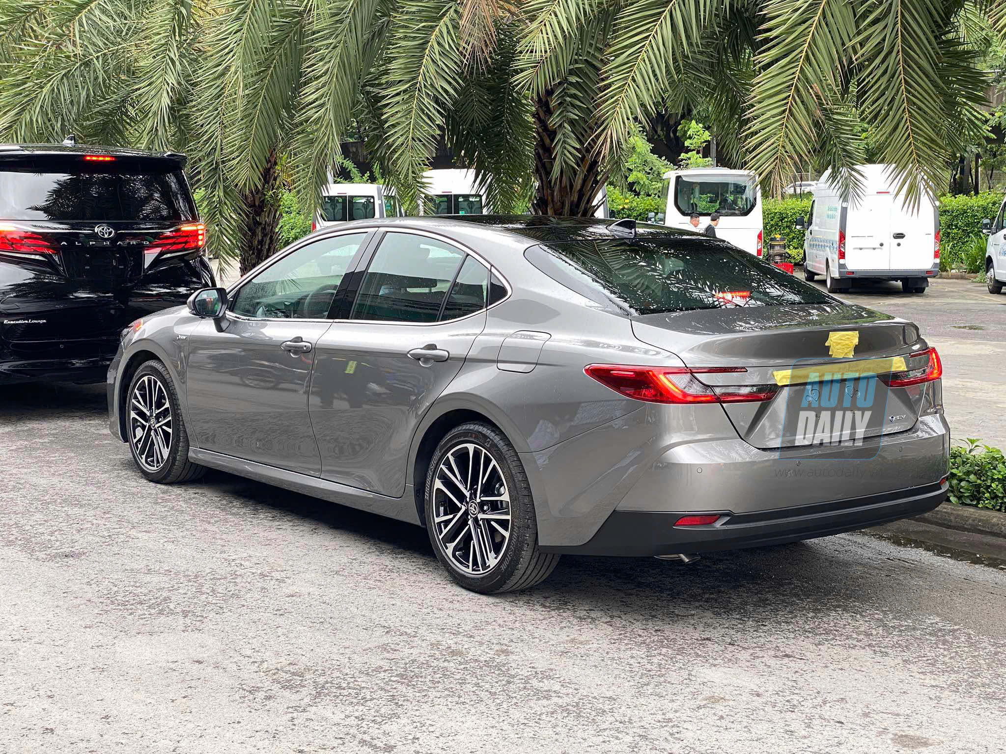 Toyota Camry 2025 lộ diện tại triển lãm VMS 2024