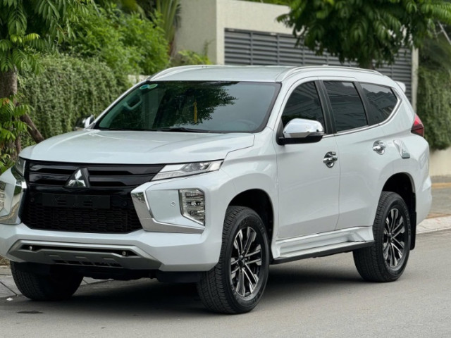 Đại lý ưu đãi gần 300 triệu đồng cho Mitsubishi Pajero Sport nhằm 