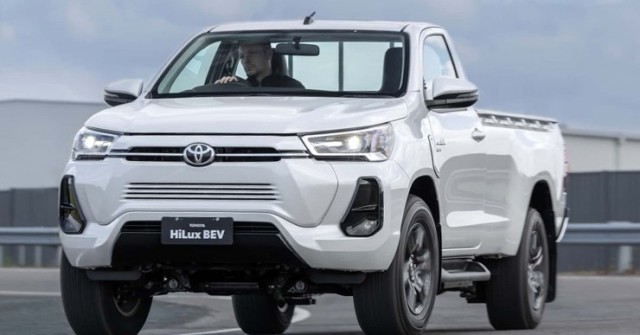 Toyota đẩy nhanh sản xuất xe bán tải Hilux điện tại Thái Lan