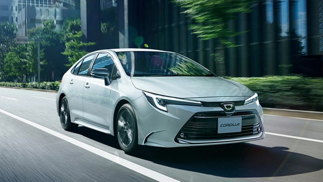 Toyota Corolla Altis 2025 dừng bán động cơ xăng, chuyển sang động cơ Hybrid
