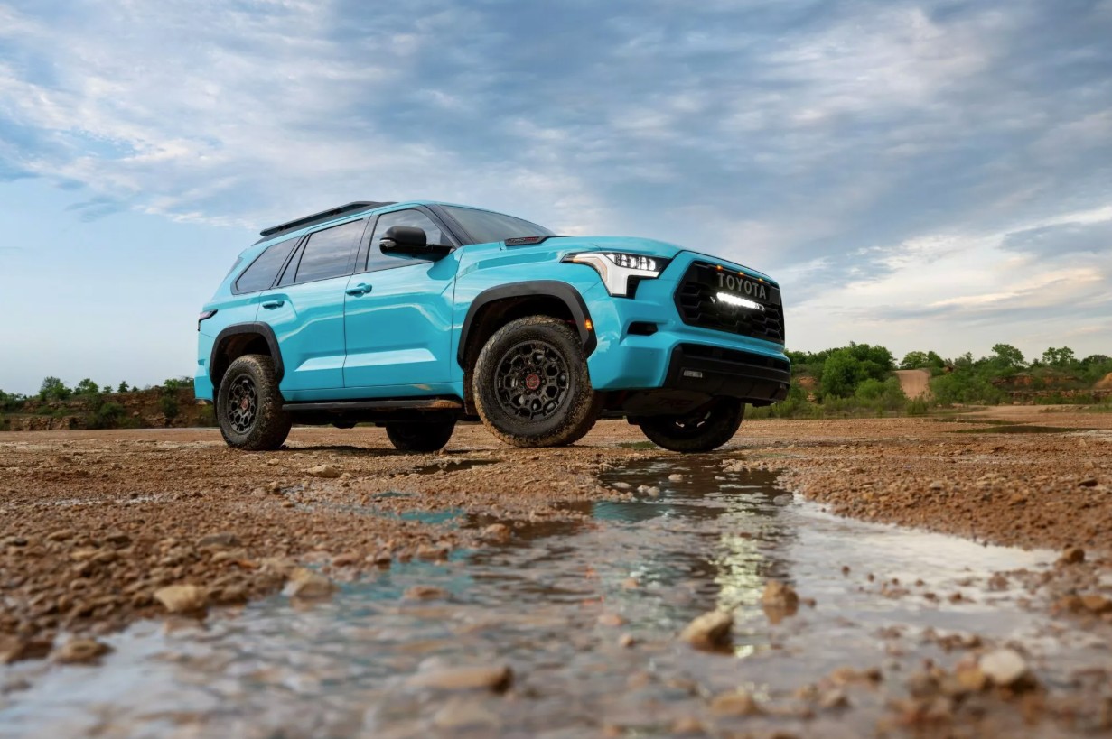 SUV lớn nhất của Toyota nâng tầm sang trọng – giá cũng “leo thang” tương xứng