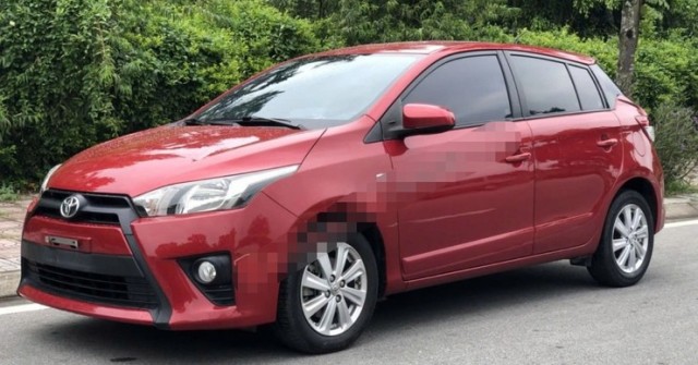 Toyota Yaris đời 2016 "ngoài đỏ, trong đen" được rao bán 359 triệu đồng